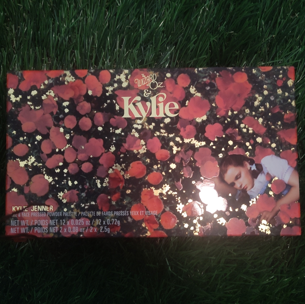Kylie eye palette wiz of oz collection